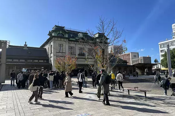 「【築74年・家賃1万円の団地】占い師・探偵・ブックカフェ店主…大家負担でDIYし放題、部屋も住人もクセが強すぎる！ 福岡「門司港1950団地」渋沢プロジェクト」の画像