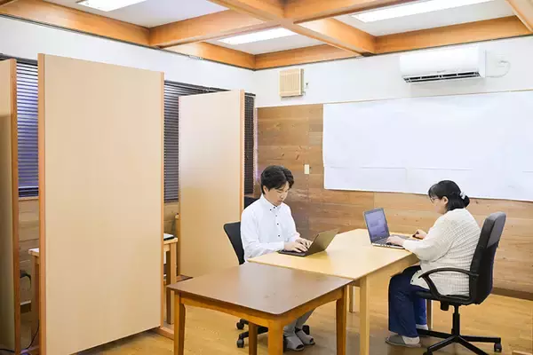 「長野の”移住者限定”団地が素敵！ カーシェア、コワーキング無料など移住の不安を払拭、その後の市内定住率も約9割　「ホシノマチ団地」佐久市」の画像