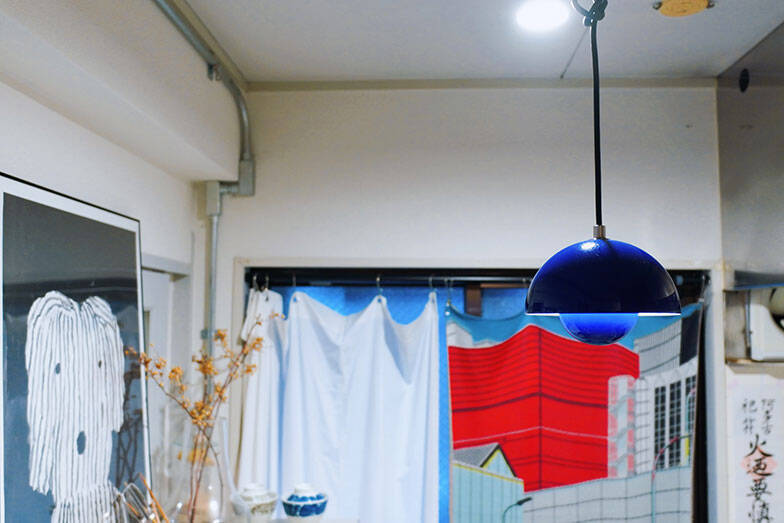 広い家へ引越す、は古い？ 近所にもう1部屋借りる「近距離2拠点」という選択肢。8畳1Kがリノベで最高の仕事場に！ イラストレーター・てらいまきさんに聞く