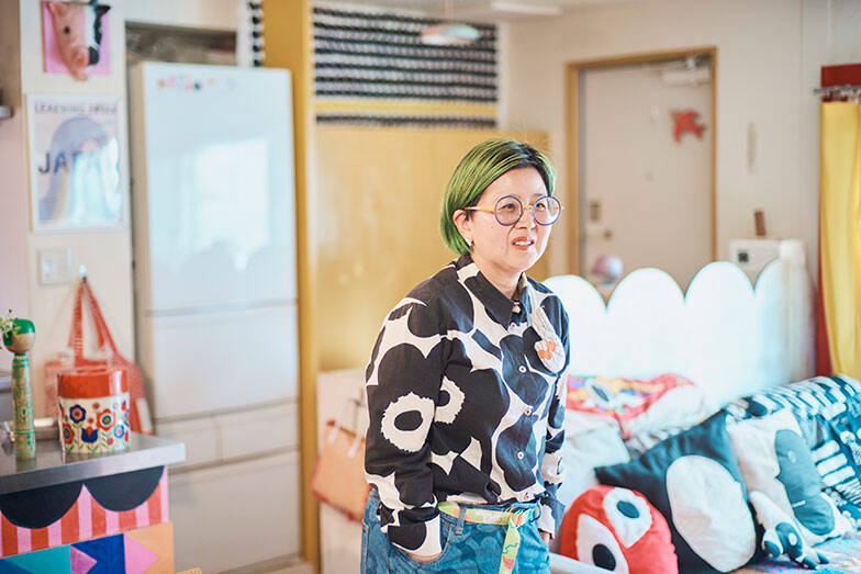 50代夫妻、築50年超の自宅をカラフルにDIY！ 仲間達と一緒に「老後も人が集まる場所」づくり楽しむ　千葉・市川市