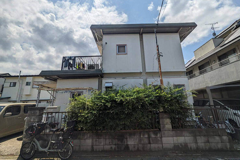 50代夫妻、築50年超の自宅をカラフルにDIY！ 仲間達と一緒に「老後も人が集まる場所」づくり楽しむ　千葉・市川市