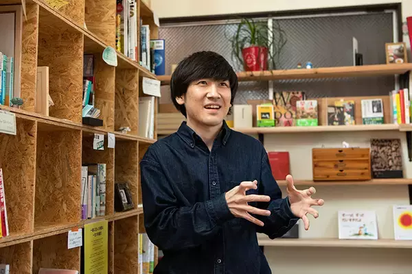 「いま北千住でシェアハウスがアツい！ 海外協力隊・アート・共同書店などおもしろ住人がつながるまちづくり、仕掛け人はR65山本遼さん」の画像