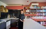「【料理家のキッチン】小堀紀代美さんの築50年・一戸建てリノベ。がんばらない収納術＆「我が家の特製」丸ごと肉じゃがレシピも公開」の画像2
