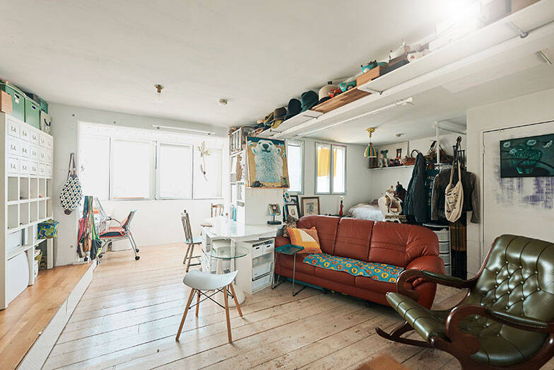 「退去時の原状回復ゼロ」だから部屋中がアートになる、美大生熱狂のDIY賃貸アパート。大家「壁画描いてよ」“常識破り”で伝説へ　町田市「アップル＆サムシングエルス」