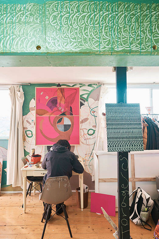 「退去時の原状回復ゼロ」だから部屋中がアートになる、美大生熱狂のDIY賃貸アパート。大家「壁画描いてよ」“常識破り”で伝説へ　町田市「アップル＆サムシングエルス」