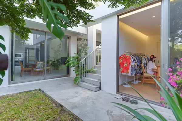 「タイならでは塀囲みのまち「ゲーテッド・コミュニティ」って？ クリエイターカップルがリノベ＆増築したおしゃれなおうちにおじゃまします　」の画像