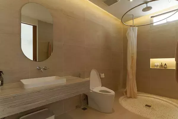 「タイならでは塀囲みのまち「ゲーテッド・コミュニティ」って？ クリエイターカップルがリノベ＆増築したおしゃれなおうちにおじゃまします　」の画像