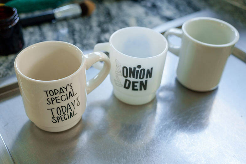 タイならでは塀囲みのまち「ゲーテッド・コミュニティ」って？ クリエイターカップルがリノベ＆増築したおしゃれなおうちにおじゃまします　