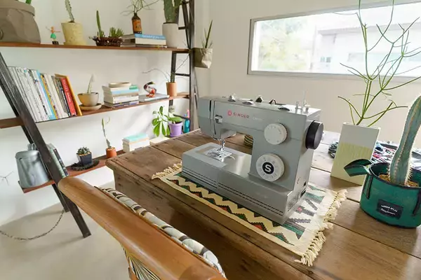 「タイならでは塀囲みのまち「ゲーテッド・コミュニティ」って？ クリエイターカップルがリノベ＆増築したおしゃれなおうちにおじゃまします　」の画像