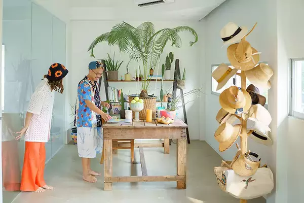 「タイならでは塀囲みのまち「ゲーテッド・コミュニティ」って？ クリエイターカップルがリノベ＆増築したおしゃれなおうちにおじゃまします　」の画像