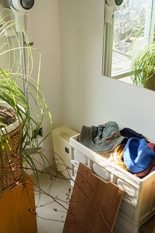 タイならでは塀囲みのまち「ゲーテッド・コミュニティ」って？ クリエイターカップルがリノベ＆増築したおしゃれなおうちにおじゃまします　