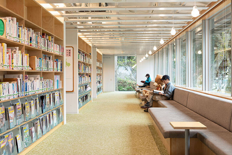 老朽化で寿命迎える街の図書館を町民ら主導でリノベ！テラスで日光浴、おしゃべりOKの素敵空間に生まれ変わった「瑞穂町図書館」 東京・瑞穂町