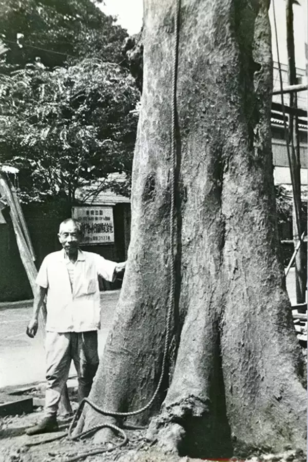 「調布市の小学生は電柱広告に夢中?! 通学路に「難読漢字クイズ」など駐車場オーナーが仕掛ける地域貢献アイデアがおもしろすぎる　」の画像