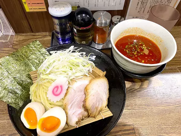 「調布市の小学生は電柱広告に夢中?! 通学路に「難読漢字クイズ」など駐車場オーナーが仕掛ける地域貢献アイデアがおもしろすぎる　」の画像