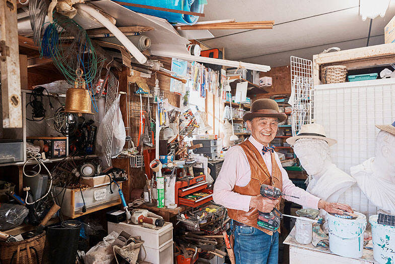 美大生などクリエイターが”住み継ぐ”賃貸。原状回復ナシ・DIYで歴代住人が育て上げた伝説のアパートに潜入　町田市「アップル＆サムシングエルス」