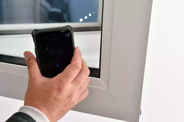 「ニセコ町に誕生の「最強断熱の集合住宅」、屋外マイナス14度でも室内エアコンなしで20度！ 温室効果ガス排出量ゼロのまちづくりにも注目」の画像