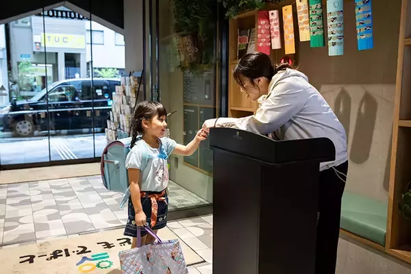 「【子育て新常識】学童・習い事・塾・小児科まで1カ所に集約、送迎不要！ 親は仕事やピラティス「こどもでぱーと」で変わる日常　東京都中野区など」の画像