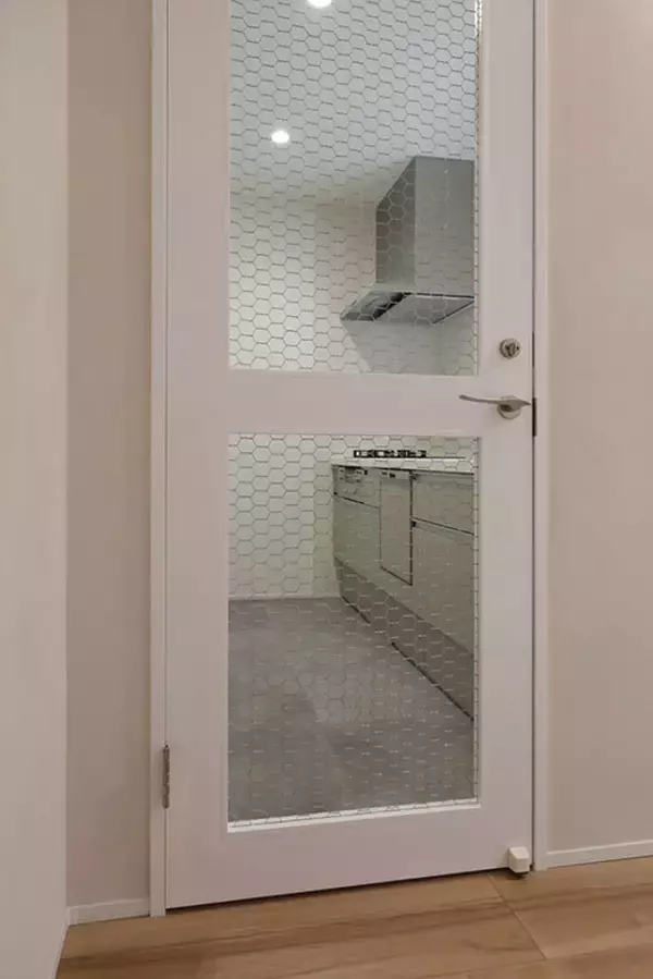 「「猫を飼わない人は入居お断り」多頭飼い大歓迎！ 保護猫36匹を救った不動産屋の“究極の猫ファースト”家づくりが話題　大阪「ねこ大家」」の画像