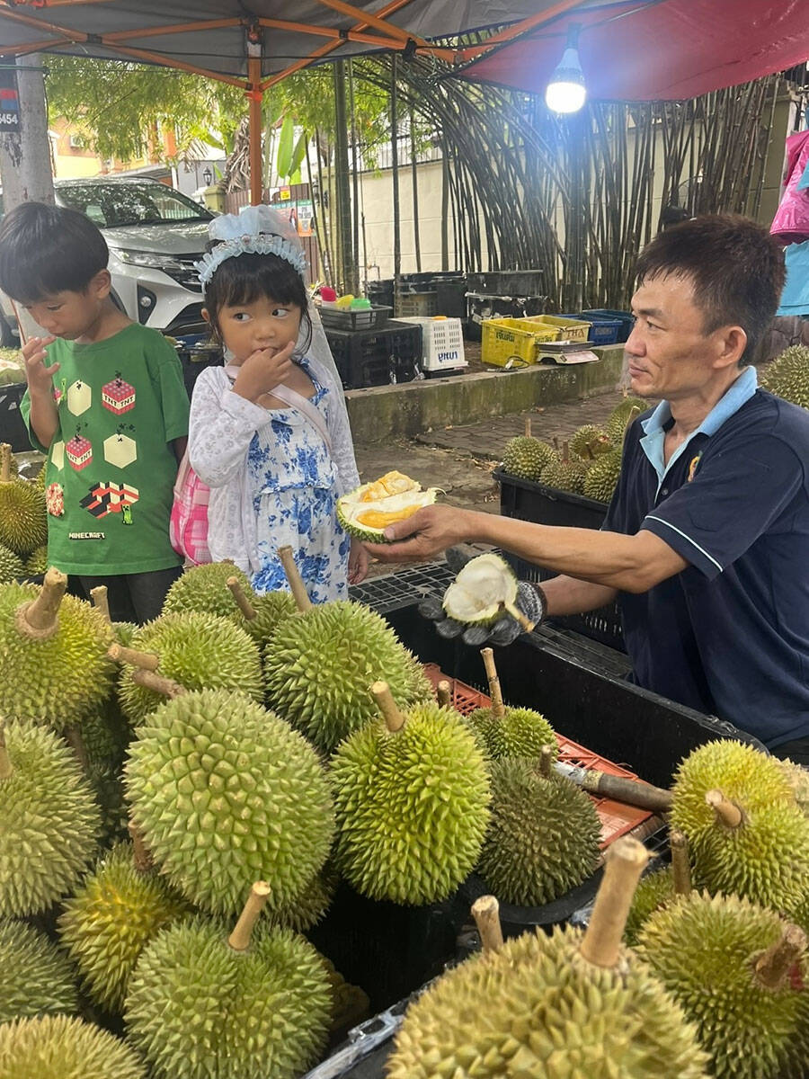 【母子留学】”教育移住”で脚光のマレーシアのリアル。家賃10万円代で150平米の絶景豪邸も、円安で年1000万円?!