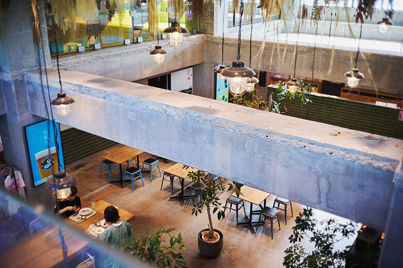 複合商業施設「the RECORDS」が話題！ 公園隣接の閉鎖ビジネスホテルをフードコート等にしてにぎわいの拠点に、地域の価値を再構築　千葉市