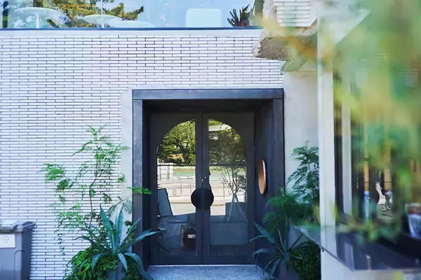 「複合商業施設「the RECORDS」が話題！ 公園隣接の閉鎖ビジネスホテルをフードコート等にしてにぎわいの拠点に、地域の価値を再構築　千葉市」の画像