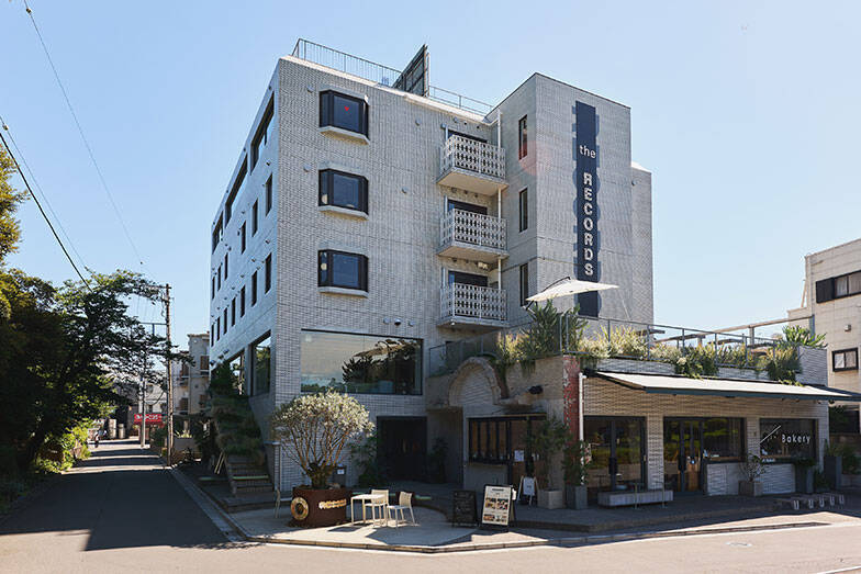 複合商業施設「the RECORDS」が話題！ 公園隣接の閉鎖ビジネスホテルをフードコート等にしてにぎわいの拠点に、地域の価値を再構築　千葉市