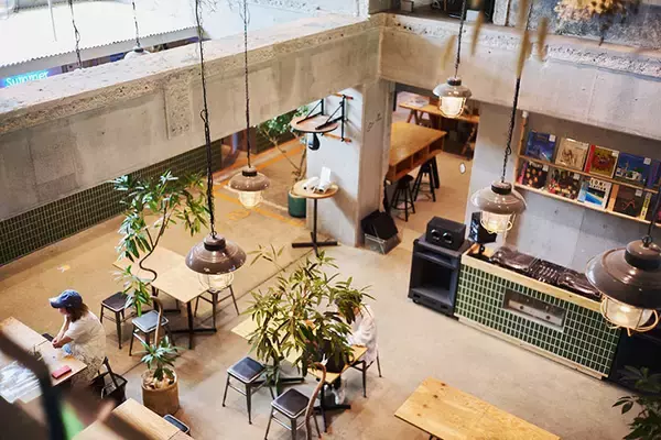 「複合商業施設「the RECORDS」が話題！ 公園隣接の閉鎖ビジネスホテルをフードコート等にしてにぎわいの拠点に、地域の価値を再構築　千葉市」の画像