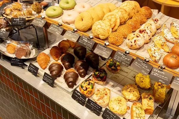 「複合商業施設「the RECORDS」が話題！ 公園隣接の閉鎖ビジネスホテルをフードコート等にしてにぎわいの拠点に、地域の価値を再構築　千葉市」の画像