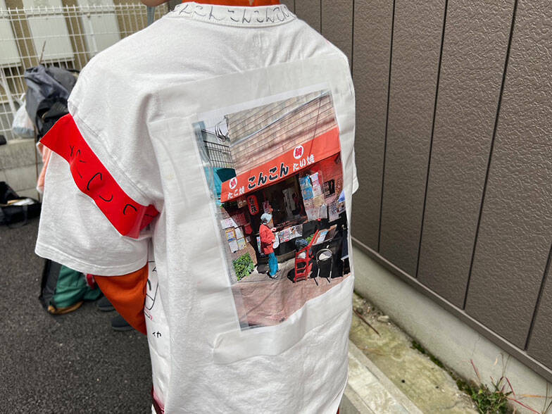 「屋外卓球台」で下町商店街の空き地が激変！ 多世代入り混じる遊び場へ。チーム対抗戦を見ながら話を聞いてきた　墨田区京島