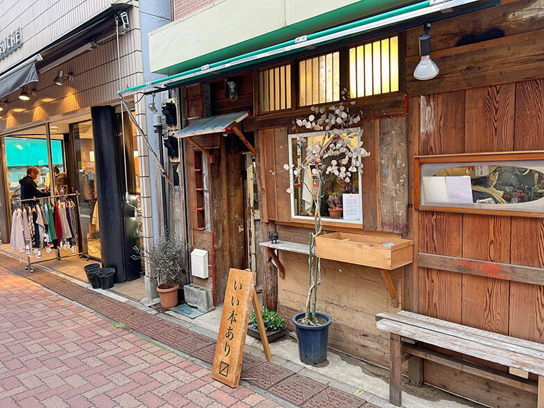 「屋外卓球台」で下町商店街の空き地が激変！ 多世代入り混じる遊び場へ。チーム対抗戦を見ながら話を聞いてきた　墨田区京島
