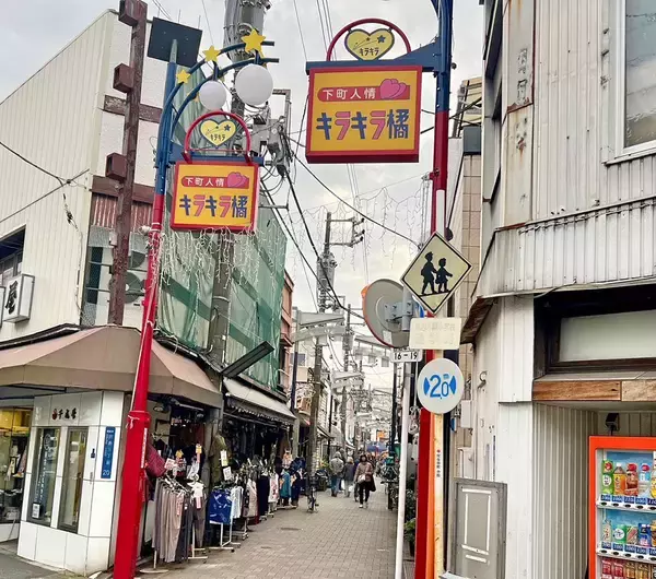 「「屋外卓球台」で下町商店街の空き地が激変！ 多世代入り混じる遊び場へ。チーム対抗戦を見ながら話を聞いてきた　墨田区京島」の画像
