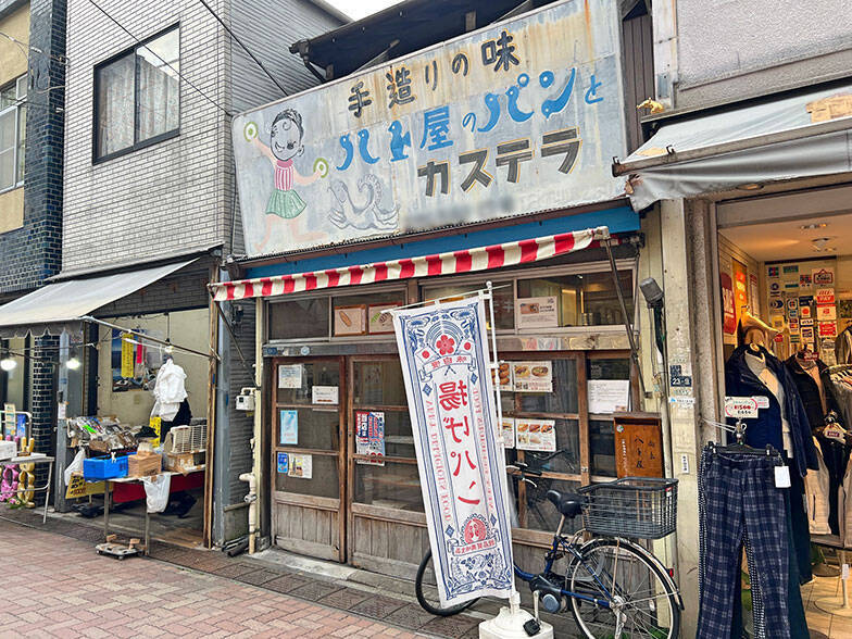 「屋外卓球台」で下町商店街の空き地が激変！ 多世代入り混じる遊び場へ。チーム対抗戦を見ながら話を聞いてきた　墨田区京島