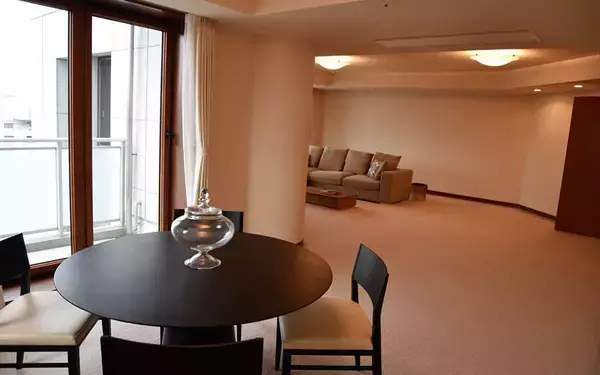 「家賃150万超えの超高級賃貸マンションを内見してみた」の画像