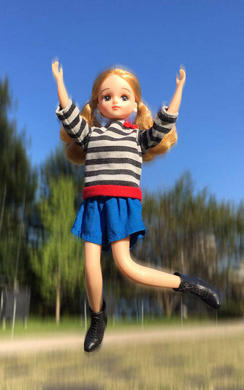 「朝、起き抜けにガッツポーズ！」リカちゃんの超ポジティブ自宅ライフ