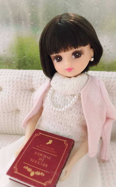「朝、起き抜けにガッツポーズ！」リカちゃんの超ポジティブ自宅ライフ