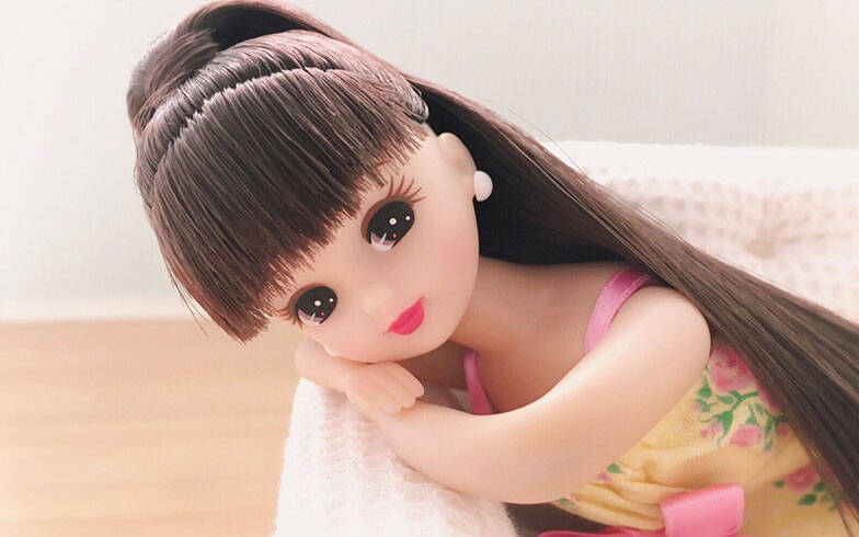 「朝、起き抜けにガッツポーズ！」リカちゃんの超ポジティブ自宅ライフ