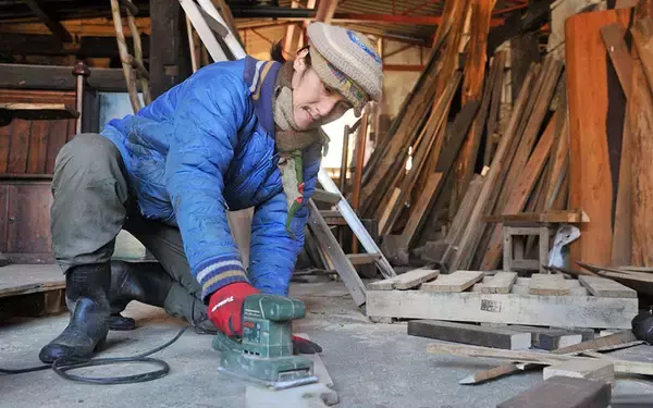 「あふれる秘密基地感！  廃工場をリノベした「廃材エコヴィレッジ」が男心をくすぐりまくり！」の画像