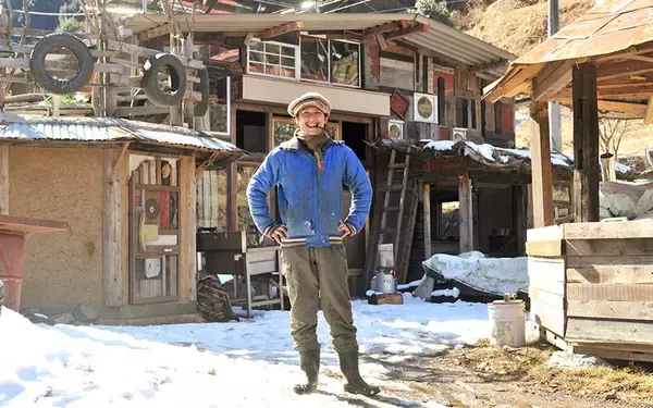 「あふれる秘密基地感！  廃工場をリノベした「廃材エコヴィレッジ」が男心をくすぐりまくり！」の画像