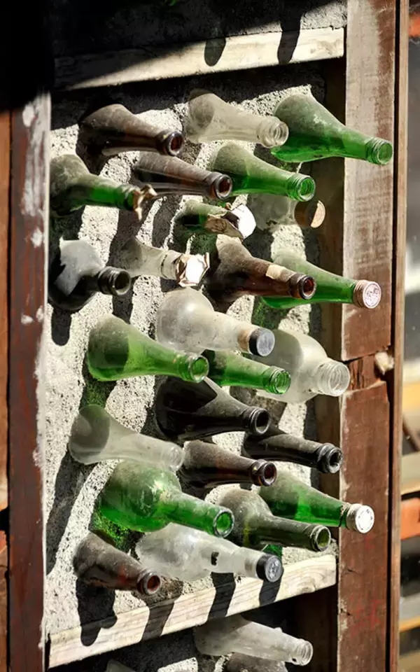 「あふれる秘密基地感！  廃工場をリノベした「廃材エコヴィレッジ」が男心をくすぐりまくり！」の画像