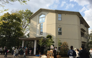 取り壊しの儀式に700人 「建物のお別れ会」が描く終わりと始まり