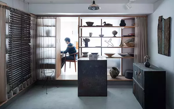 「好きなものに囲まれて暮らしたい。築43年のマンションが“住宅兼ギャラリー”になるまで」の画像