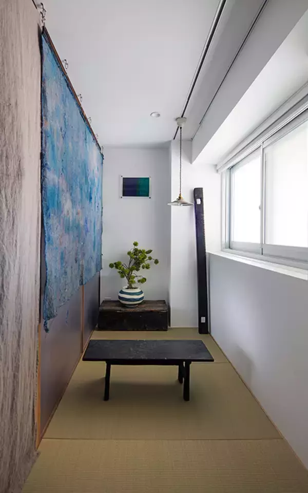 「好きなものに囲まれて暮らしたい。築43年のマンションが“住宅兼ギャラリー”になるまで」の画像