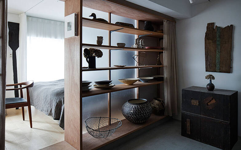 好きなものに囲まれて暮らしたい。築43年のマンションが“住宅兼ギャラリー”になるまで