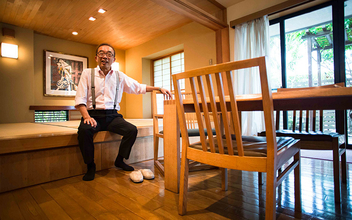 あの人のお宅拝見[5] 藤原和博校長「家は生活の舞台」、著書『建てどき』から築17年の自邸を振り返る