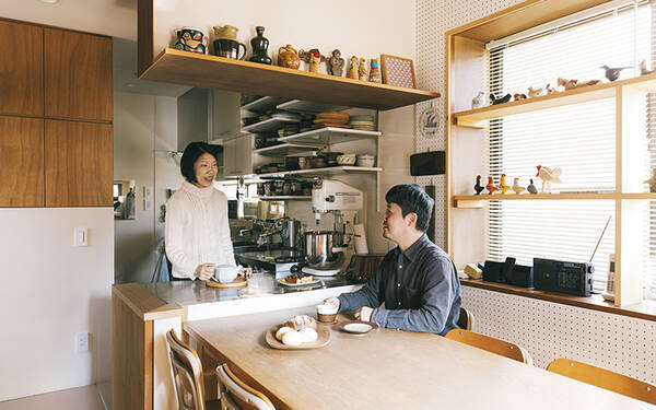 切り絵作家YUYAさんとパン・お菓子研究家スパロウ圭子さんの狭さを活かした一軒家　その道のプロ、こだわりの住まい[6]
