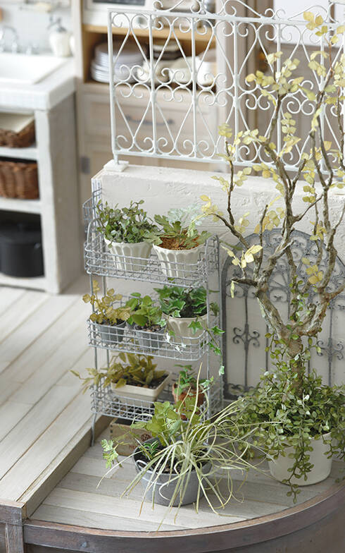 ミニチュア作家・田中智氏の世界におじゃまします！ 1/12サイズの家はキッチンもスイーツもリアル