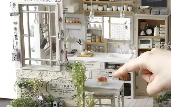「ミニチュア作家・田中智氏の世界におじゃまします！ 1/12サイズの家はキッチンもスイーツもリアル」の画像