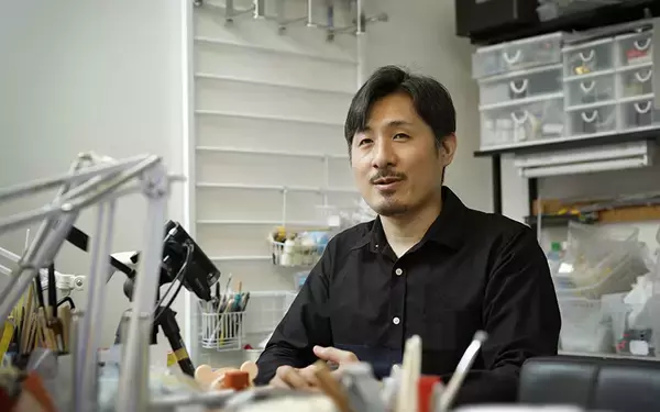 「ミニチュア作家・田中智氏の世界におじゃまします！ 1/12サイズの家はキッチンもスイーツもリアル」の画像