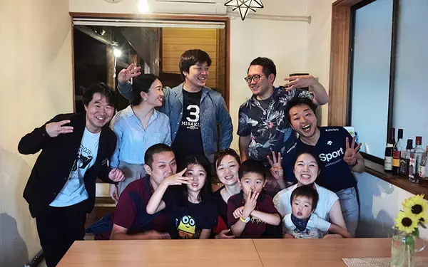 「デュアルライフ・二拠点生活[12] 新鮮マグロに採れたて野菜。5組11人が集う三崎港ビューの“シェア別荘”とは？」の画像