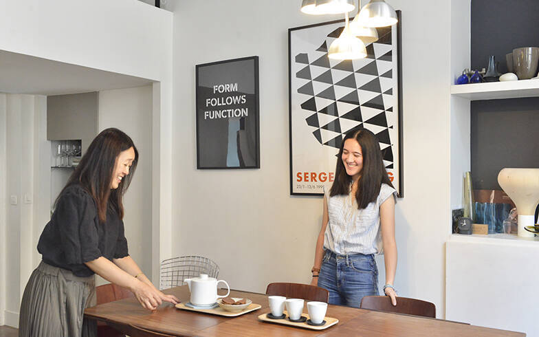 パリの暮らしとインテリア[1]ヴィンテージ家具に囲まれたデザイナー家族のアパルトマン